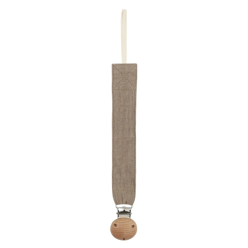 Attache-tétine en coton gris avec clip en bois naturel, présentée seule sur fond blanc.