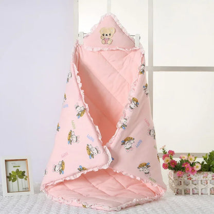 Couverture d’emmaillotage bébé en coton rose avec capuche brodée motif ours, forme enveloppe cocon, douce et chaude, idéale pour nouveau-né et cadeau de naissance