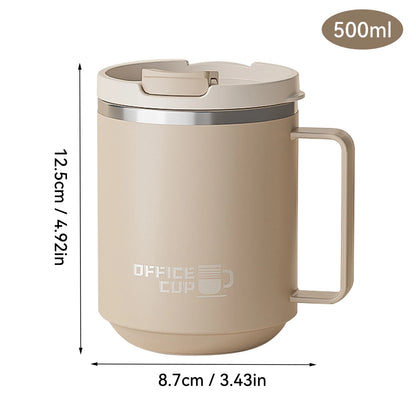 Mug isotherme beige en acier inoxydable 304 de 500 ml avec poignée et couvercle, dimensions 12,5 cm de hauteur et 8,7 cm de diamètre, design sobre et élégant.